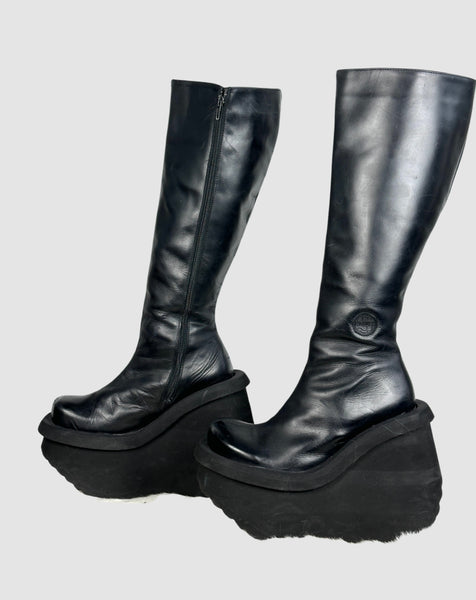 SONAX 90s Black Leather Mega Platform Fitted Boots • Size 8