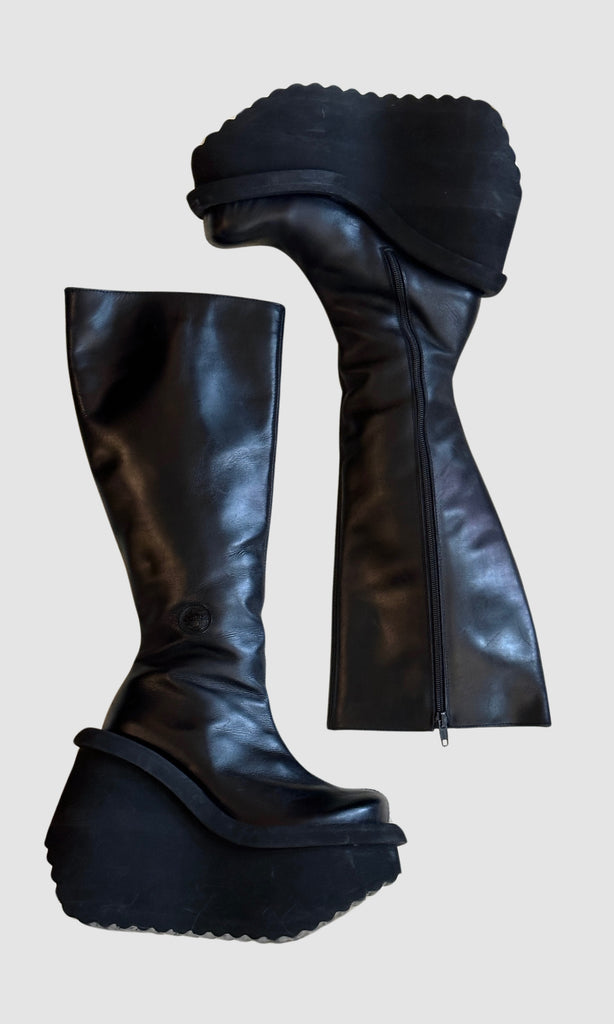 SONAX 90s Black Leather Mega Platform Fitted Boots • Size 8