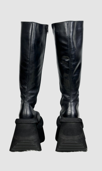 SONAX 90s Black Leather Mega Platform Fitted Boots • Size 8