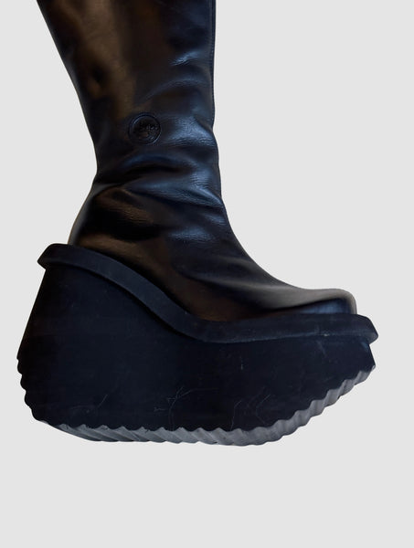 SONAX 90s Black Leather Mega Platform Fitted Boots • Size 8