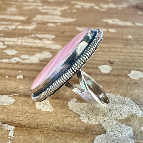 WYDELL BILLIE Navajo Pink Conch Shell and Sterling Silver Oval Ring • Size 7 Adjustable