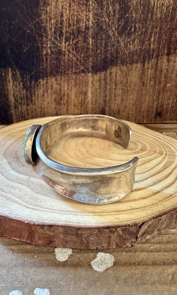 VINTAGE ELEGANCE Turquoise and Sterling Silver Cuff