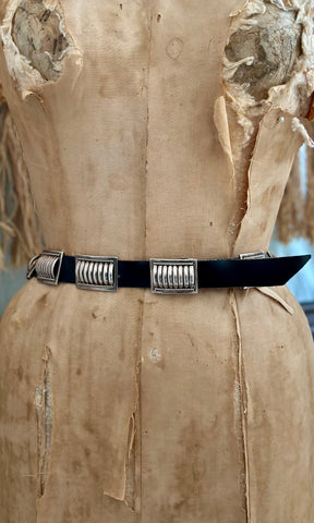 TOM CHARLEY Sterling Silver Scalloped Concho Leather Belt • Sm. to Med.