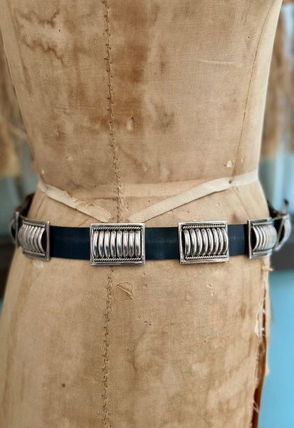 TOM CHARLEY Sterling Silver Scalloped Concho Leather Belt • Sm. to Med.