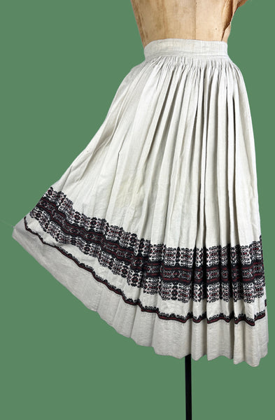 NICE FOLKS East European Hungarian Hand Embroidered Folk Skirt  • Medium