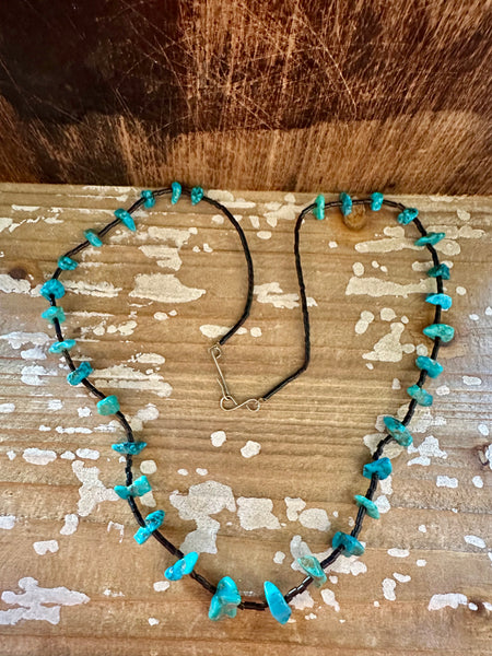 TURQUOISE NUGGET and Onyx Beaded Necklace Strand • 28g