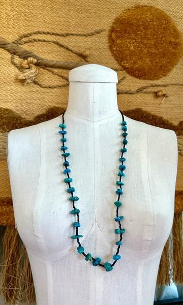 TURQUOISE NUGGET and Onyx Beaded Necklace Strand • 28g