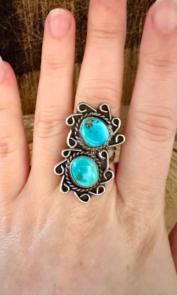 VINTAGE DOUBLE SPIRAL Sterling Silver Turquoise Ring • Size 6 1/2
