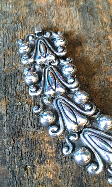 SILVER STRIKE 1950s Mexican Sterling Silver Aztec Pre Columbian Bracelet