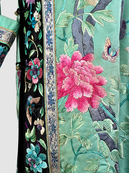 FINE CHINA Antique Embroidered Chinese Robe Coat • Medium