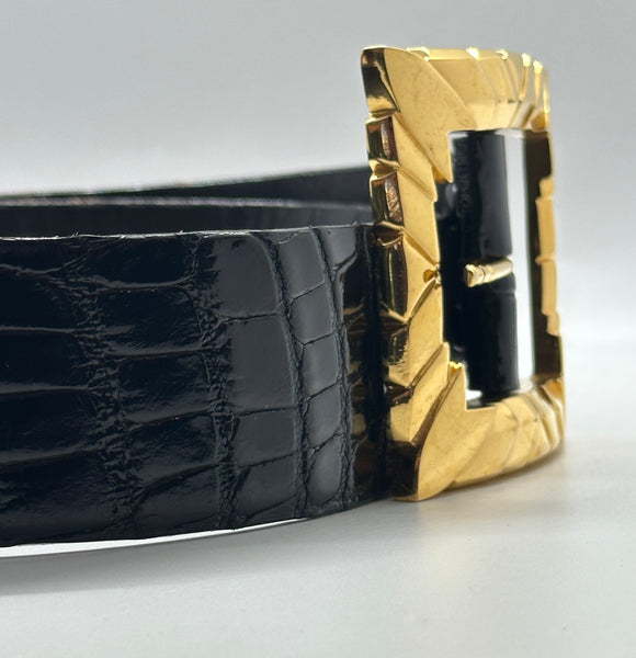 KLEINBERG SHERRILL 90s Black Alligator Belt With Gold Tone Buckle • Small