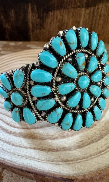 JULIANA WILLIAM TURQUOISE Flower Cluster Cuff 32g