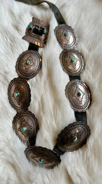 NAVAJO SILVER CONCHO Vintage Leather Belt • Medium