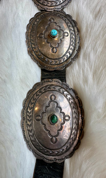 NAVAJO SILVER CONCHO Vintage Leather Belt • Medium