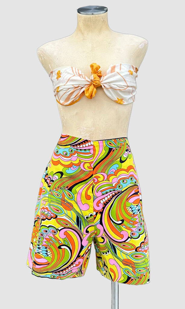 VINTAGE PSYCHEDELIC 60's Shorts • 30"