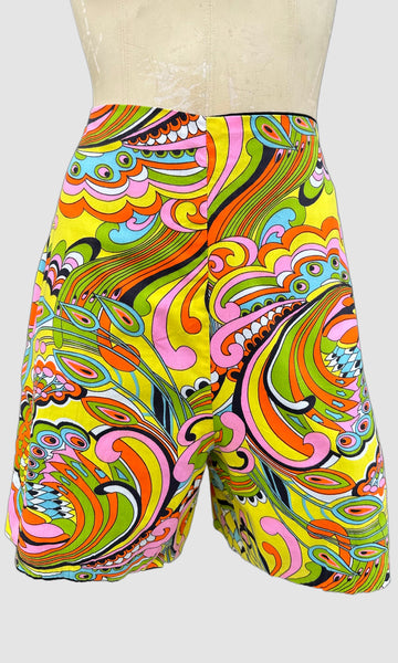 VINTAGE PSYCHEDELIC 60's Shorts • 30"