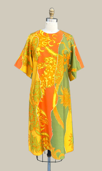 KIYOMI HAWAII Vintage 60s Muumuuu Dress • Medium