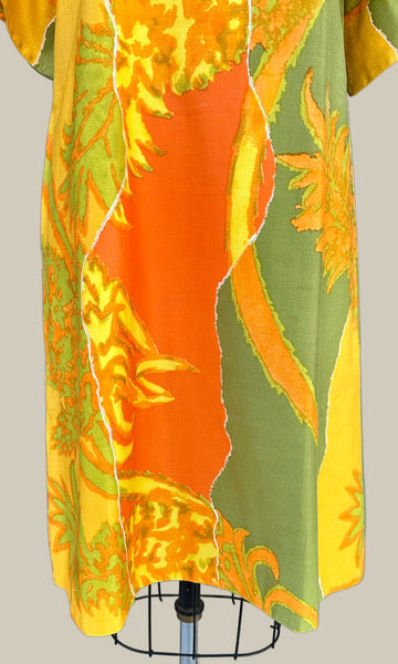 KIYOMI HAWAII Vintage 60s Muumuuu Dress • Medium