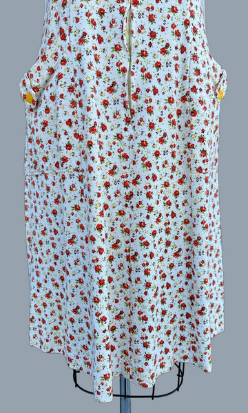 PICNIC PARTY Vintage 50s Floral Dress • Medium