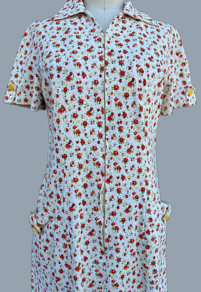 PICNIC PARTY Vintage 50s Floral Dress • Medium