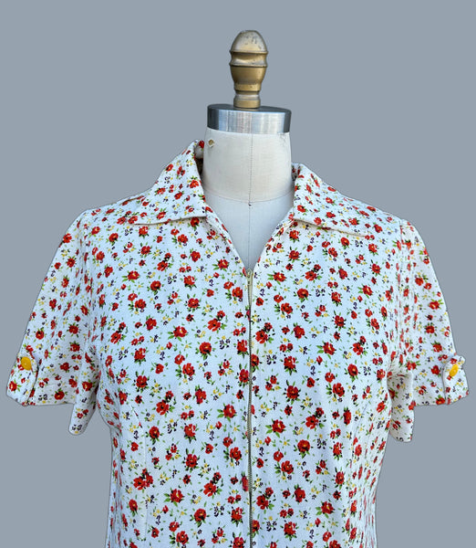 PICNIC PARTY Vintage 50s Floral Dress • Medium