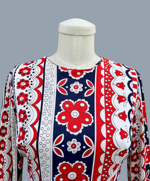 SHAWN JRS. PETITE Vintage 60s Mini Dress • Small