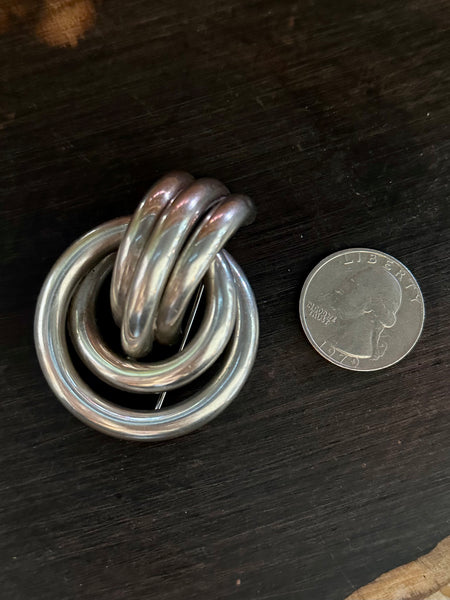 NEW CONNECTIONS Sterling Silver Circle Knot Link Brooch