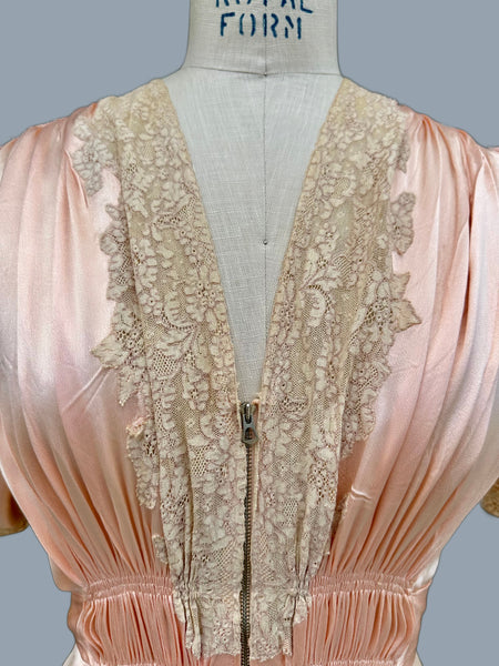 CHANTILLY LACE PEIGNOIR 40s Dress • Medium