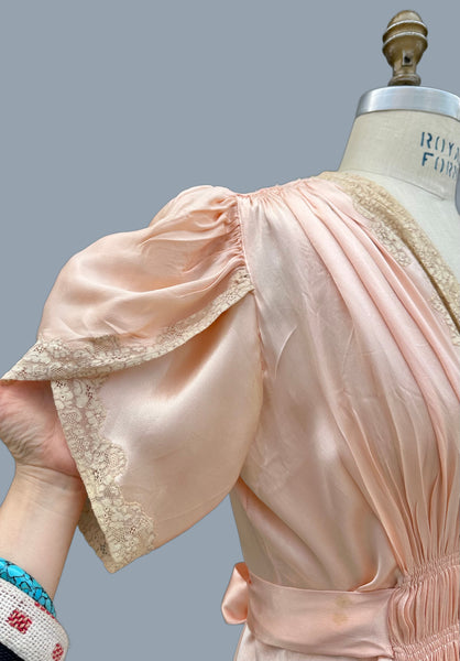 CHANTILLY LACE PEIGNOIR 40s Dress • Medium