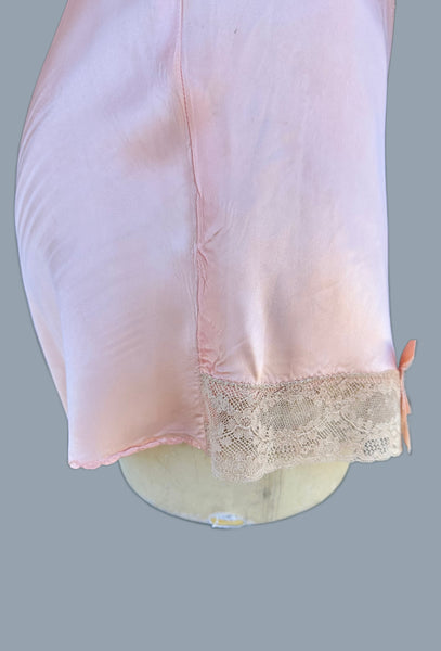 VINTAGE 40's BLOOMERS • 28"