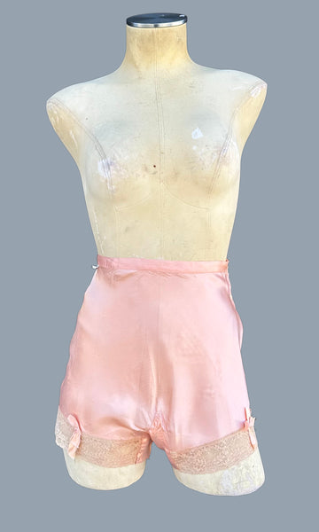 VINTAGE 40's BLOOMERS • 28"
