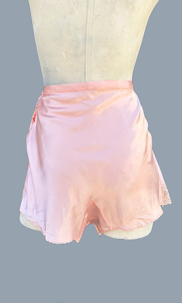 VINTAGE 40's BLOOMERS • 28"
