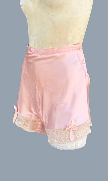 VINTAGE 40's BLOOMERS • 28"