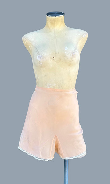 LORD AND TAYLOR Vintage 40's Silk Bloomers • 30"