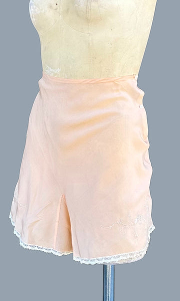 LORD AND TAYLOR Vintage 40's Silk Bloomers • 30"