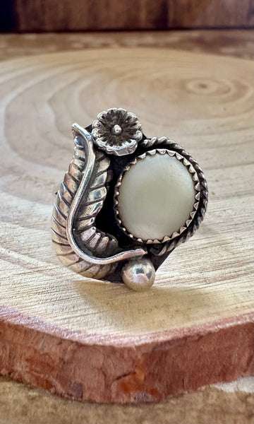 MOTHER OF PEARL Vintage Sterling Silver Statement Ring • Size 5 1/4