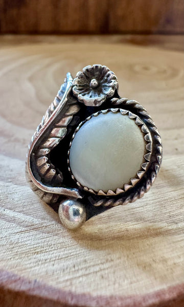 MOTHER OF PEARL Vintage Sterling Silver Statement Ring • Size 5 1/4