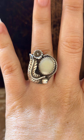 MOTHER OF PEARL Vintage Sterling Silver Statement Ring • Size 5 1/4