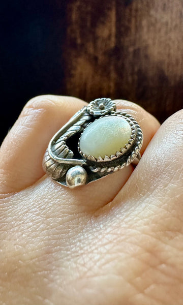 MOTHER OF PEARL Vintage Sterling Silver Statement Ring • Size 5 1/4