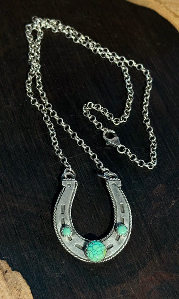 NAVAJO Silver & Triple Turquoise Horseshoe Necklace