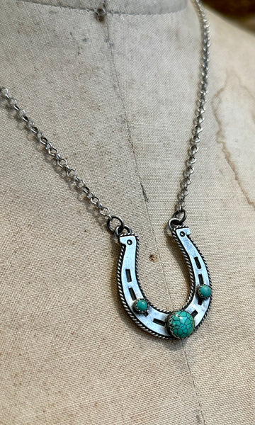 NAVAJO Silver & Triple Turquoise Horseshoe Necklace