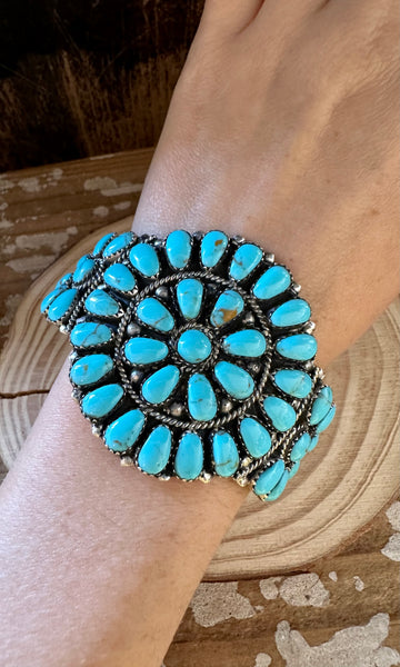 JULIANA WILLIAM TURQUOISE Flower Cluster Cuff 32g