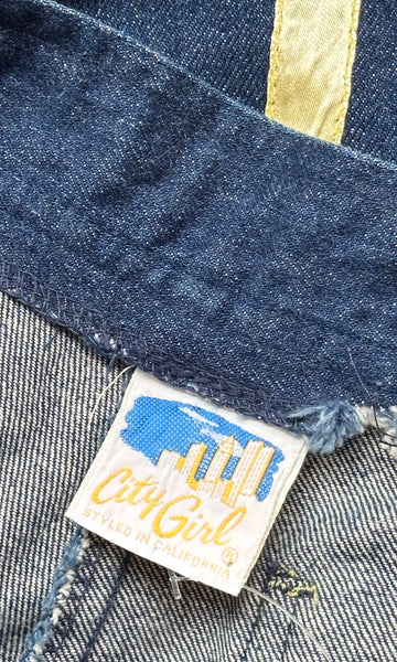 DAISY DOES IT 70s City Girl Jeans with Floral Applique • X Small