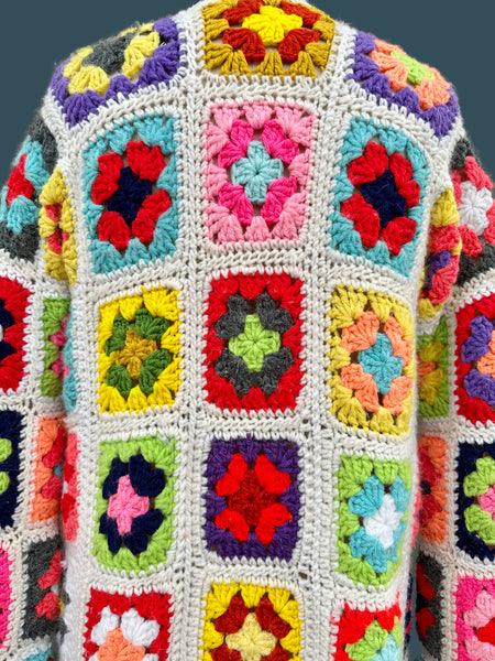 WHITE GRANNY SQUARE Vintage 70s Crochet Knit Sweater • Med. to Lg.