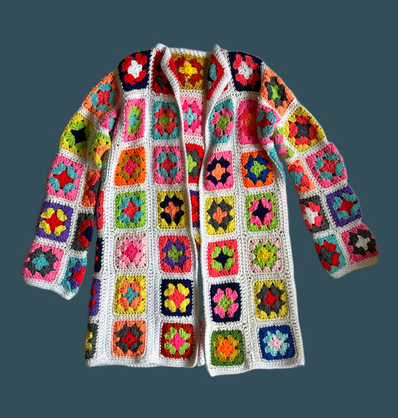 WHITE GRANNY SQUARE Vintage 70s Crochet Knit Sweater • Med. to Lg.