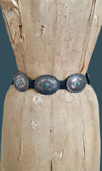 NAVAJO SILVER CONCHO Vintage Leather Belt • Medium