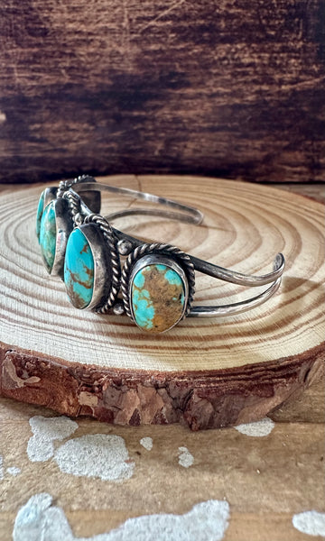 VINTAGE PETAL TURQUOISE Cuff 16g