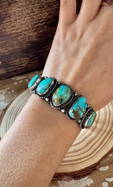 VINTAGE PETAL TURQUOISE Cuff 16g