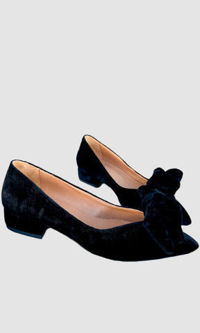 GANNI Velvet Pointed Flats • 6