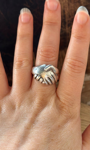 SILVER HAND SHAKE Sterling Ring • Size 7 1/4